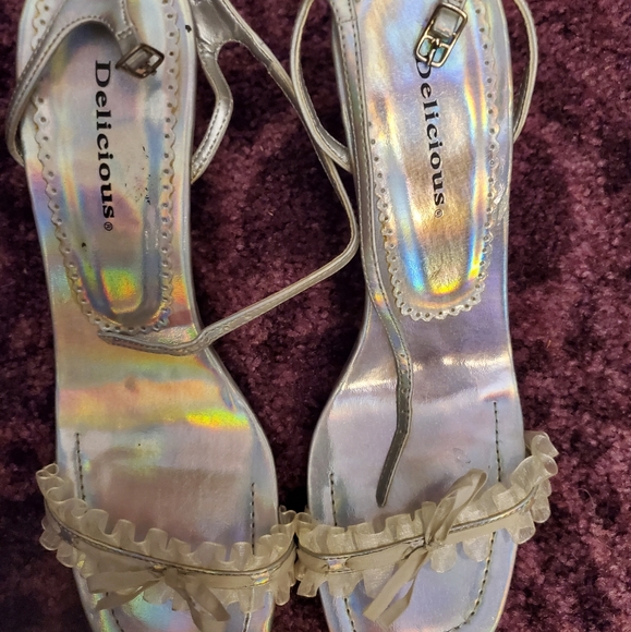 Never Worn Adorable Heels - Picture 1 of 2